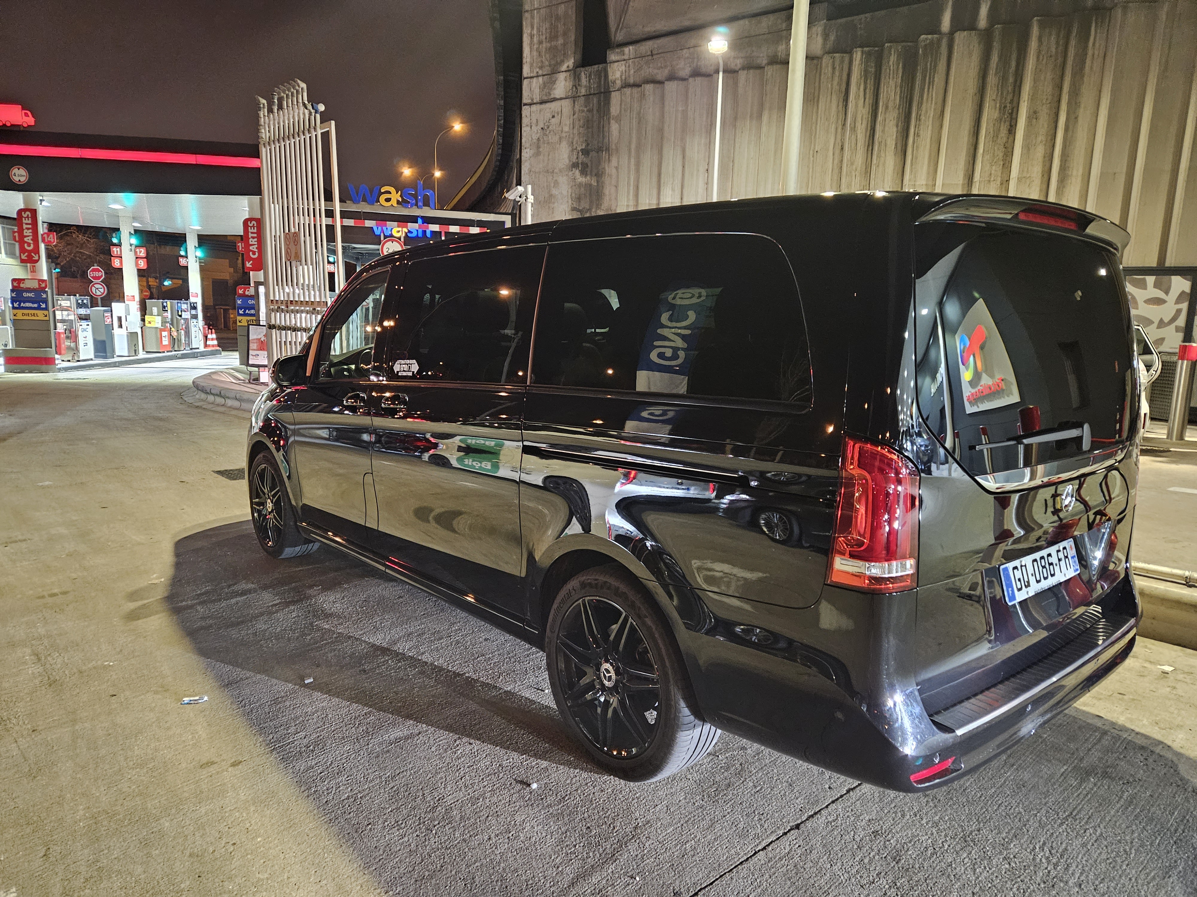 Mercedes-Benz V-Class rear view night Paris — Vans Transport Company