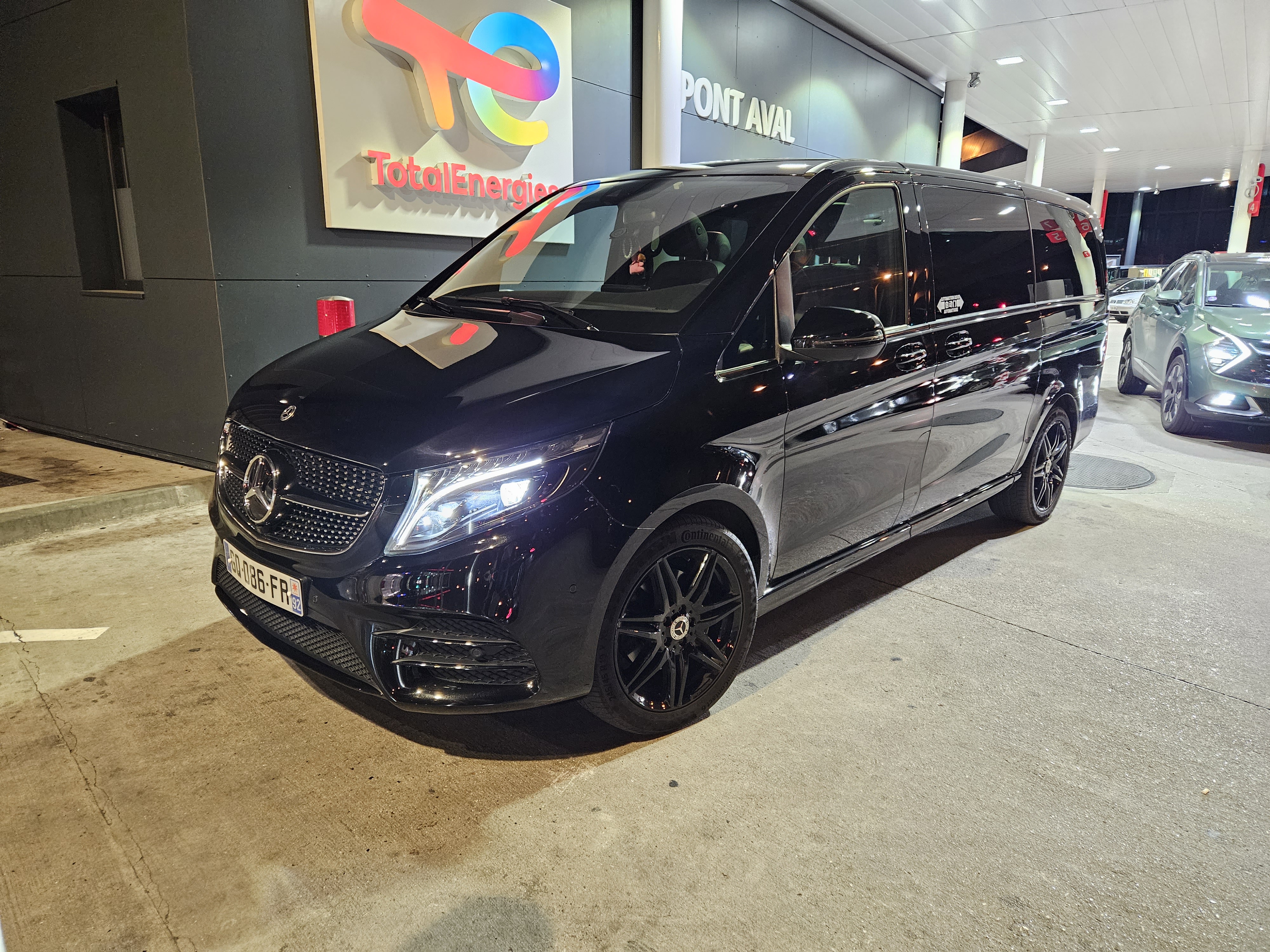 Mercedes-Benz V-Class luxury vehicle — Vans Transport Company