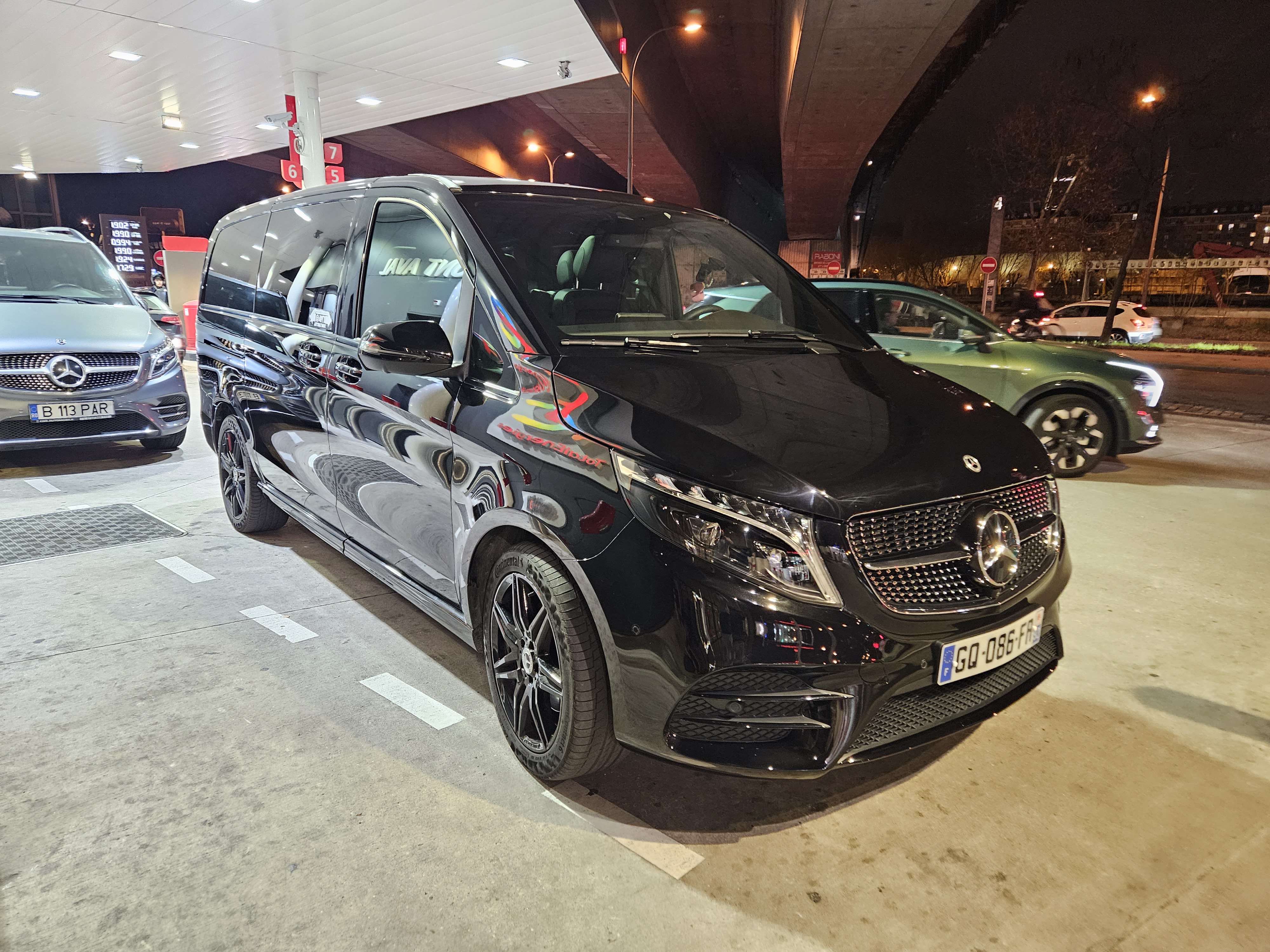 Mercedes-Benz V-Class black exterior night — Vans Transport Company